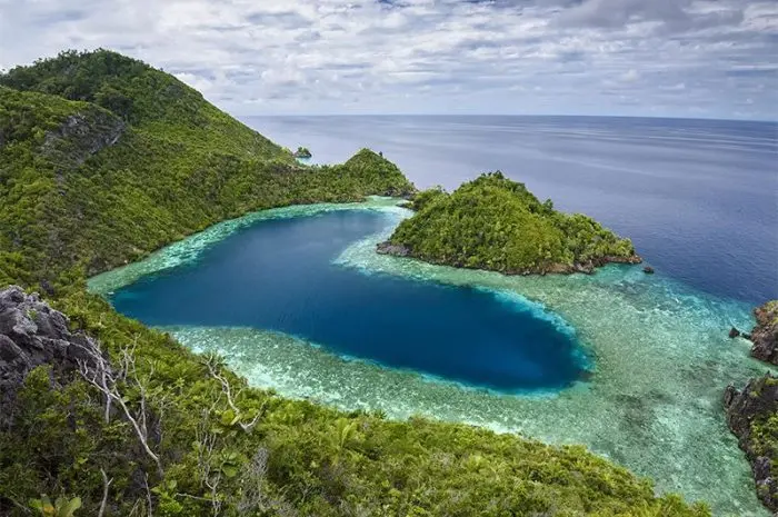 10 Tourist Destinations in West Papua Offering Extraordinary Natural Beauty